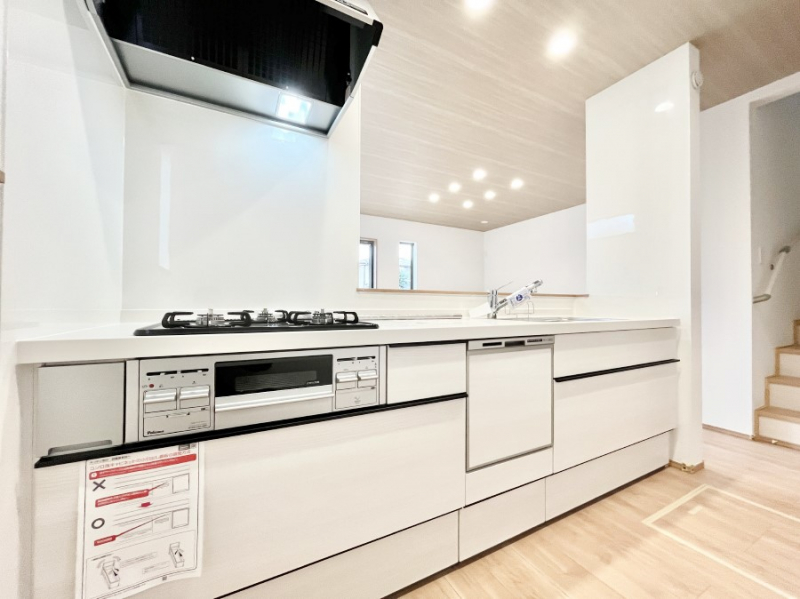 �L�b�`���@���������Ȃ���ł����Ƒ��Ƃ̉�b���y���߂�ΖʃL�b�`�� 