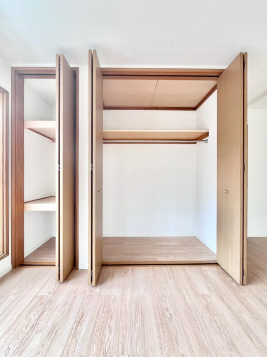 ���[�@�m���̃N���[�[�b�g�B���s��������̂Ō���̈ߗނ�����������܂�܂��B