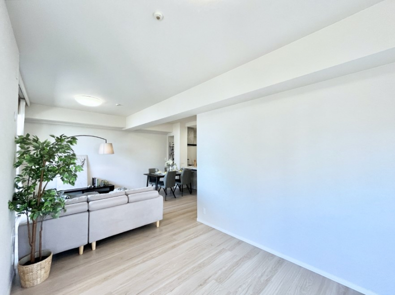 ���r���O�@���Ƒ��̓��₩�Șb�����ŕ�܂�閾�邢���r���O  