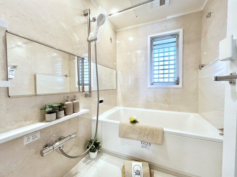 �����@����̔�������Ă���閾�邢�������̂���o�X���[��  