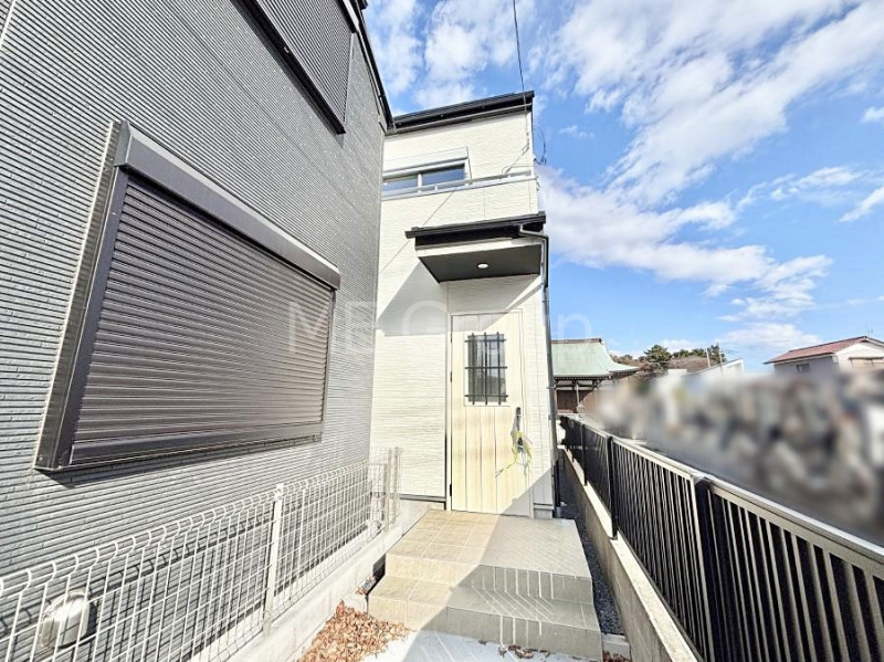 ���n�O�ώʐ^�@�������ꂽ�O�ρA�㎿�ȏZ��Ԃ��L���鎺���͉i�����S���ĉ߂�����Z���ł��B