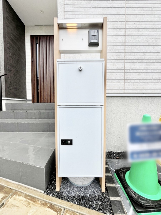 ���̑��@�\�D�E�C���^�[�z���E�|�X�g�E��z�a�n�w���ЂƂɏW��B�G���g�����X�ɂȂ��ރV���v���f�U�C���B