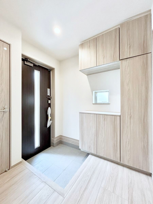 ���ց@�K���X�X���b�g�̓��������փh�A�������Ɍ���͂��Ă���܂�