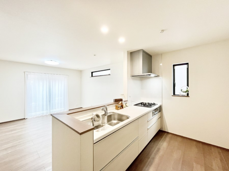 �L�b�`���@���������Ȃ��炲�Ƒ��Ƃ̉�b���y���߂�ΖʃJ�E���^�[�L�b�`��