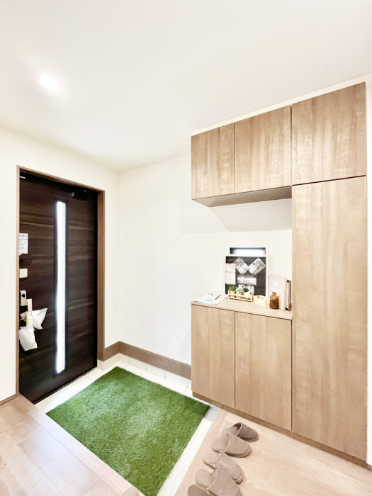 ���ց@�K���X�X���b�g�̓��������փh�A�������Ɍ���͂��Ă���܂�