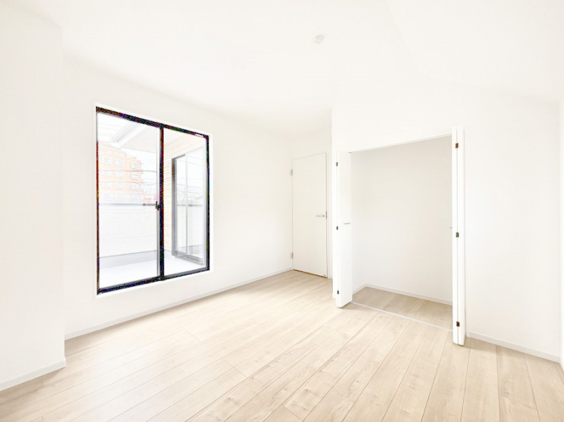 ���̑����ρ@�o���R�j�[���J�������v���X���Ă����m��