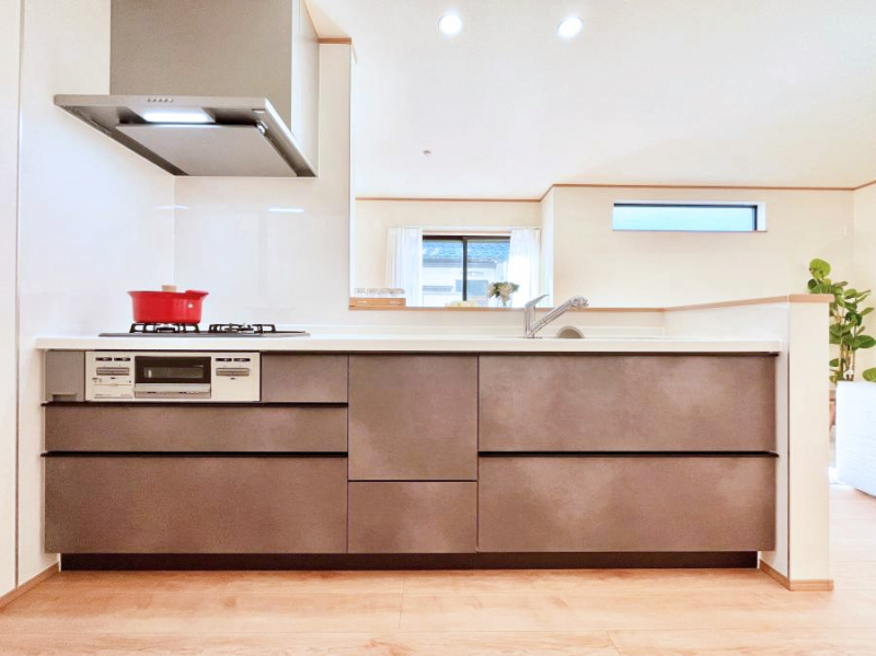 �L�b�`���@���r���O�����n����l�C�̃J�E���^�[�L�b�`���B �Ƒ��������Ȃ���Ǝ������邱�Ƃ��ł��܂��B