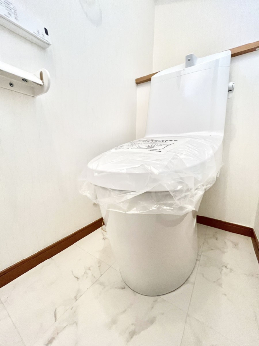 �g�C���@�g�C����1�K��2�K���ꂼ��ɔz�u����Ă��ĂƂĂ��֗��ł��B 