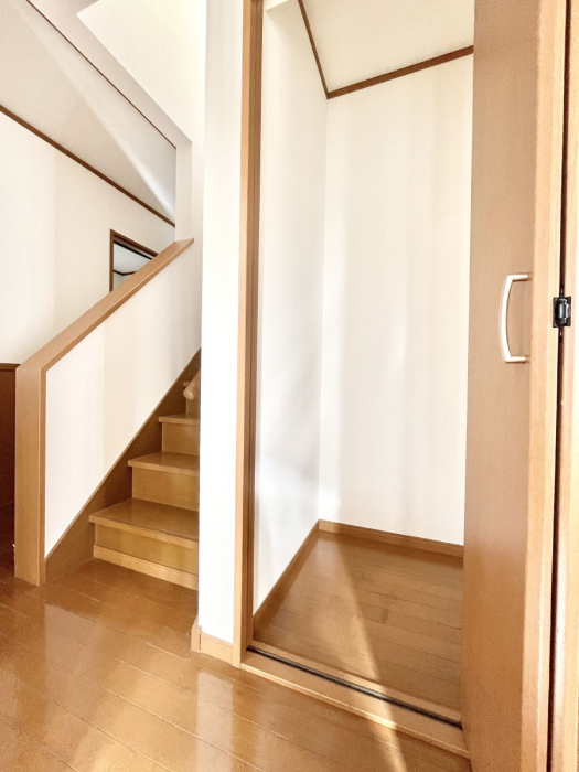 ���̑����ρ@�L�����[�B�|�������G�߂̏��������[���邱�Ƃ��ł��܂��B