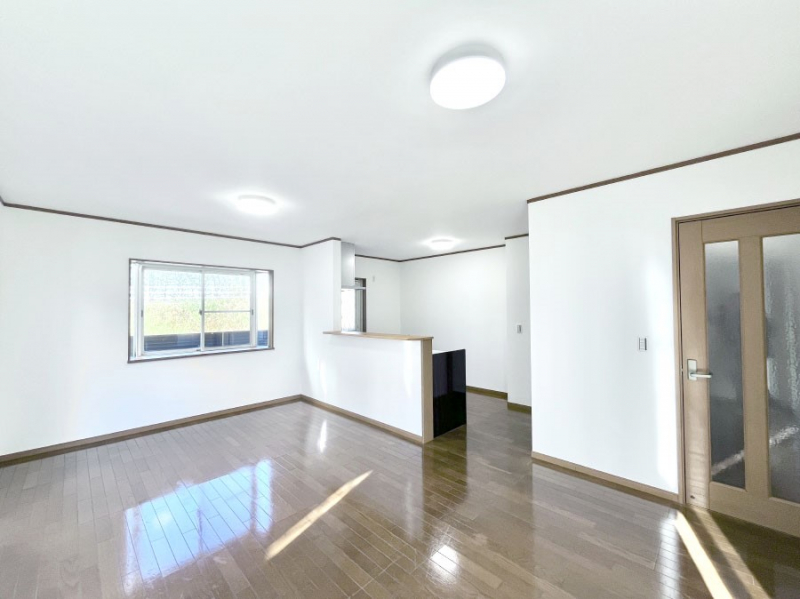 ���r���O�@�������������͋C�̂k�c�j�͉Ƒ��݂�Ȃ̉��K���  