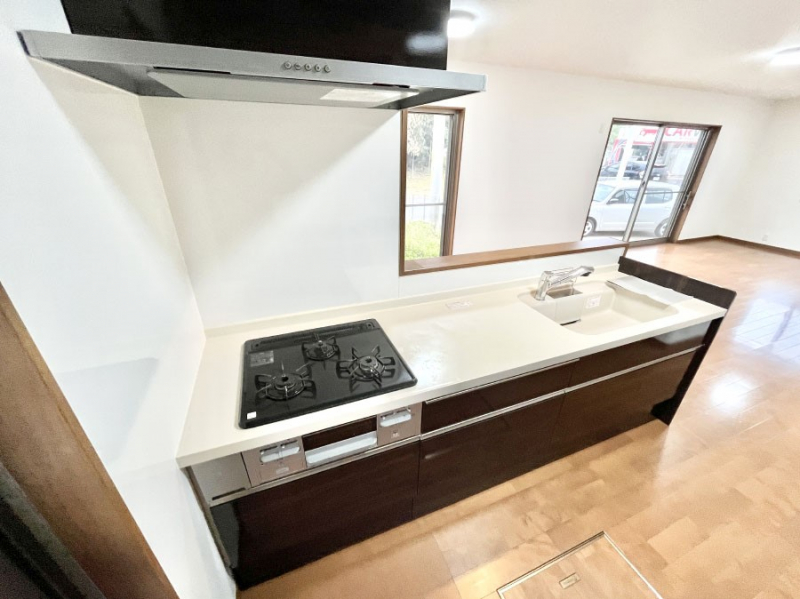 �L�b�`���@���������Ȃ���ł����Ƒ��Ƃ̉�b���y���߂�ΖʃL�b�`��