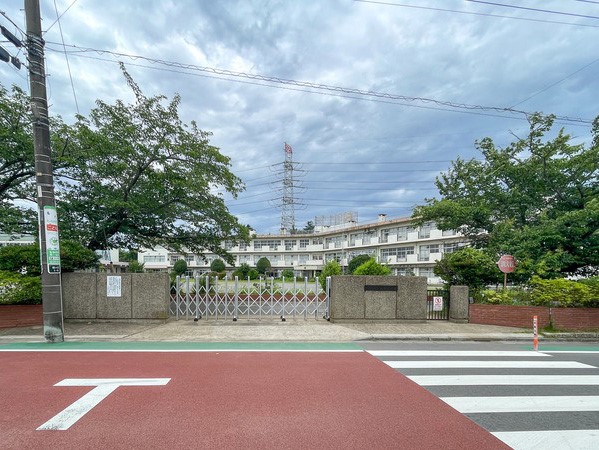 ���ӊ��@���w�Z 850m �l�X���s���R�����w�Z