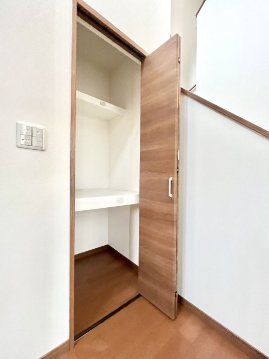 ���̑����ρ@�L�����[�B�|�������G�߂̏��������[���邱�Ƃ��ł��܂��B