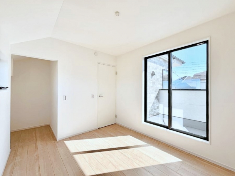 �Q���@�E�H�[�N�C���N���[�[�b�g�����邨�����B�G�߂��Ƃ̓���ւ����s�v�ŕ֗��ł��I