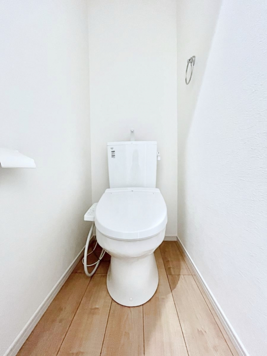 �g�C���@�g�C����1�K��2�K���ꂼ��ɔz�u����Ă��ĂƂĂ��֗��ł��B 