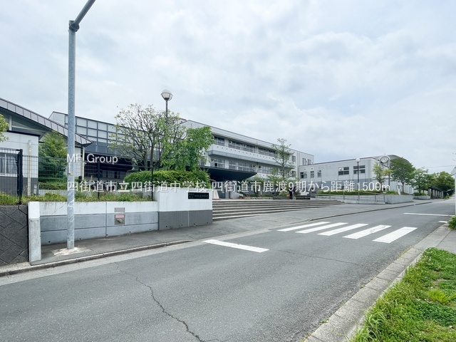 ���ӊ��@���w�Z 1500m �l�X���s���l�X�����w�Z