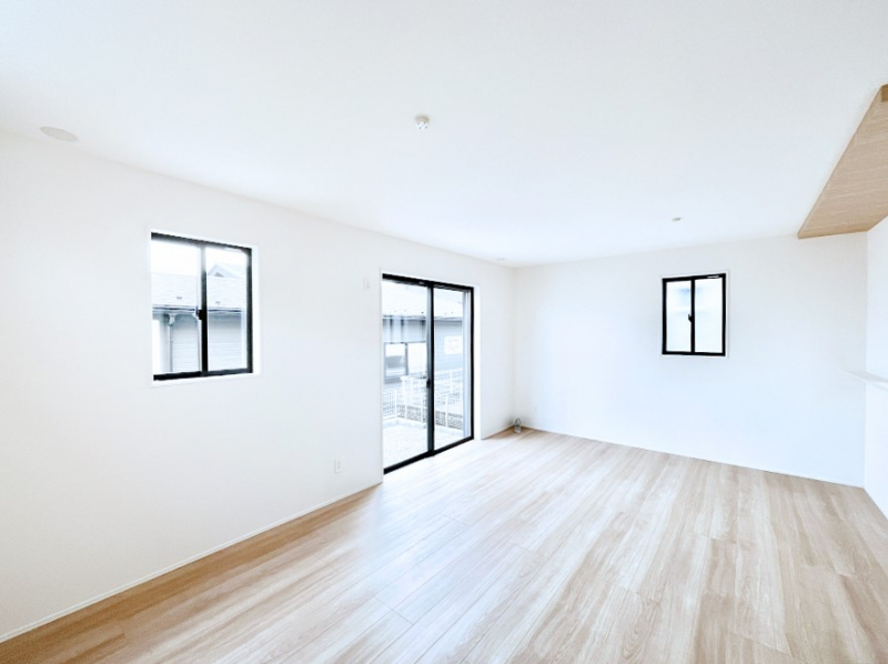 ���̑����ρ@���R������荞�܂�A�Ƒ��c���̏ꏊ�𖾂邭���o