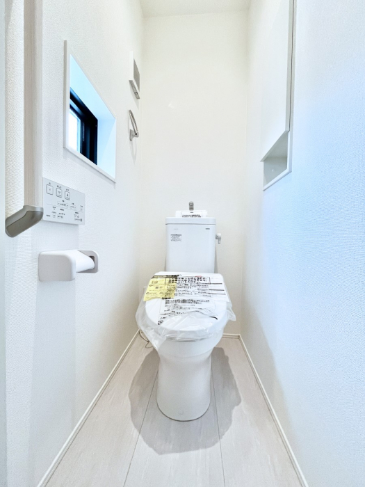 �g�C���@�E�H�V�����b�g�t���g�C����1�K��2�K���ꂼ��ɔz�u����Ă��ĂƂĂ��֗��ł��B 