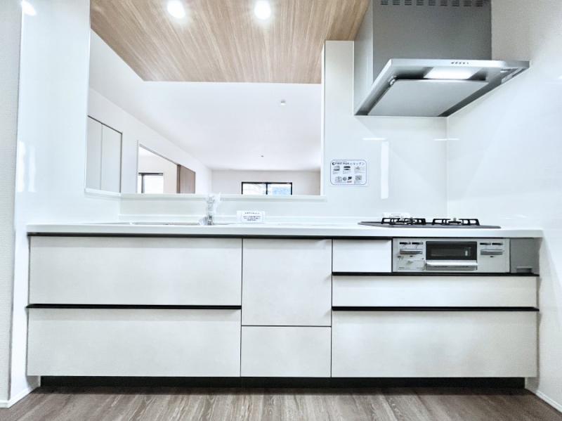 �L�b�`���@���r���O�����n����l�C�̃J�E���^�[�L�b�`���B �Ƒ��������Ȃ���Ǝ������邱�Ƃ��ł��܂��B