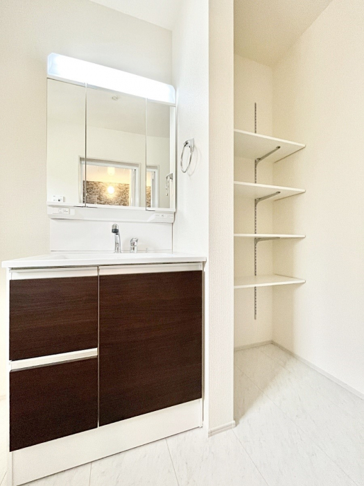 ���̑��@���l���ɂ�����^�I���ނ��܂ȂǃX�g�b�N�����[����̂ɕ֗��ł��B