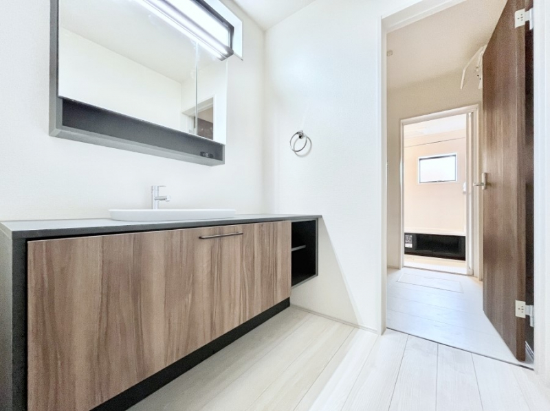 ���ʑ�E���ʏ��@�X�^�C���b�V���Ȑ��ʉ��ϑ�͖Z�������̐g�x�x�ɑ劈��I