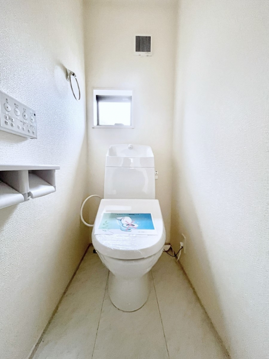 �g�C���@�g�C����1�K��2�K���ꂼ��ɔz�u����Ă��ĂƂĂ��֗��ł��B 