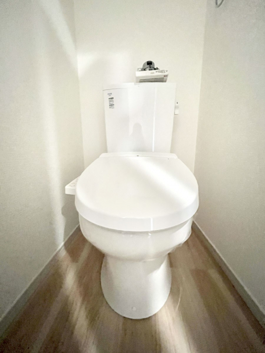 �g�C���@�g�C����1�K��2�K���ꂼ��ɔz�u����Ă��ĂƂĂ��֗��ł��B 