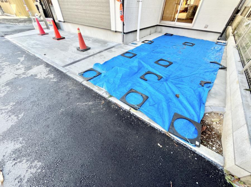 @2\I}Ȃql̒ԂɁB܂AƑ̎]ԃXy[XƂĂ劈B