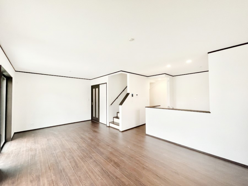 ̑ρ@Ƒ̏Ί炪RƐ܂ĂAȕ͋C̃_CjOɎdオĂ܂B