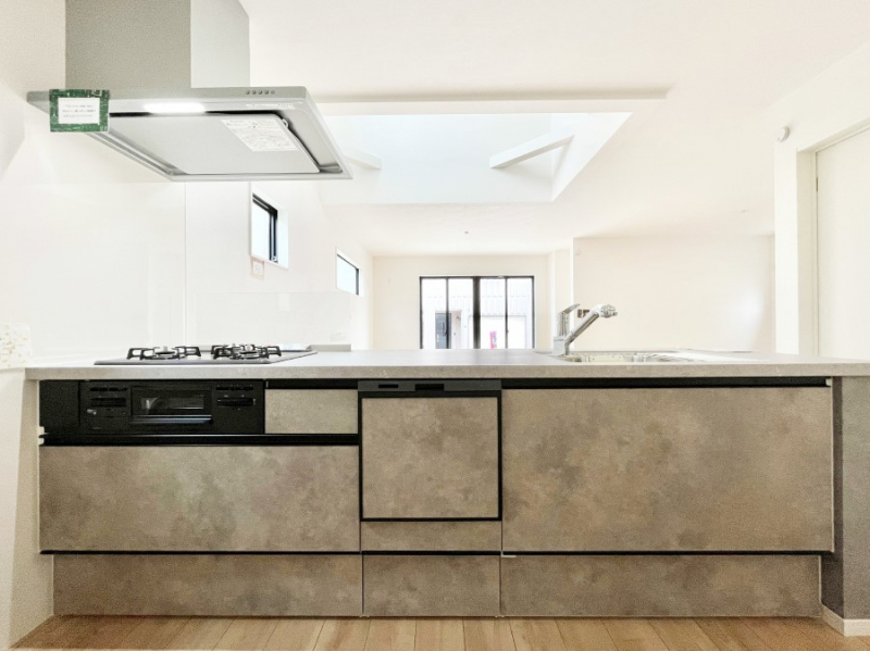 �L�b�`���@�������������I�ɁA�y�����I�V�X�e���L�b�`��