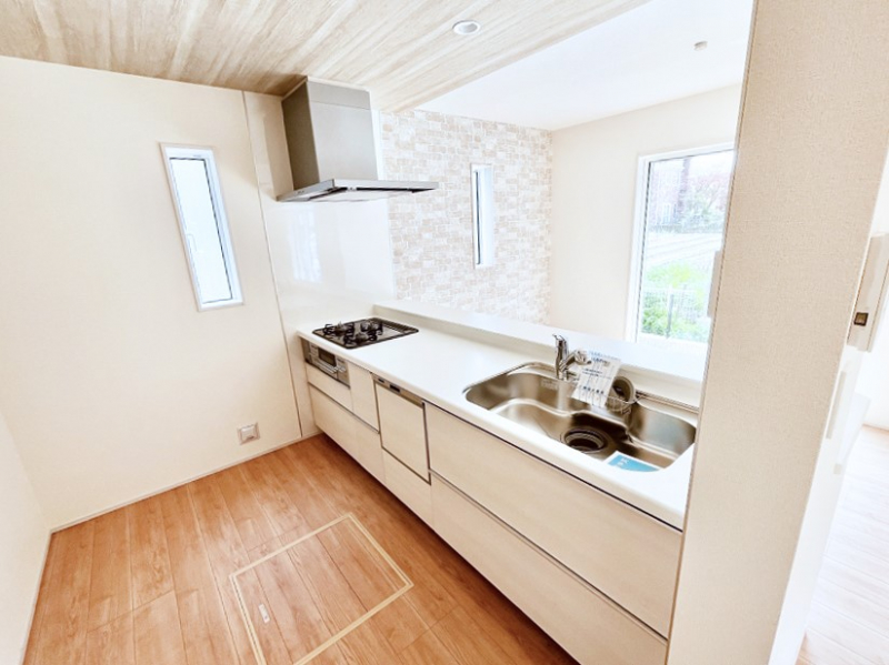 �L�b�`���@�|�b�v�A�b�v�V�䂪�f�G�ȃL�b�`���I��������̂ō̌����Ƃꊷ�C�ɂ��𗧂��܂��B