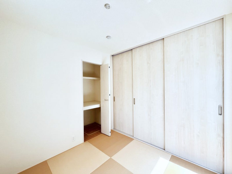 ���̑����ρ@���r���O�Ɨׂ荇���Ă���a���B�ق��ƈꑧ�ł���a�̋�Ԃł��B