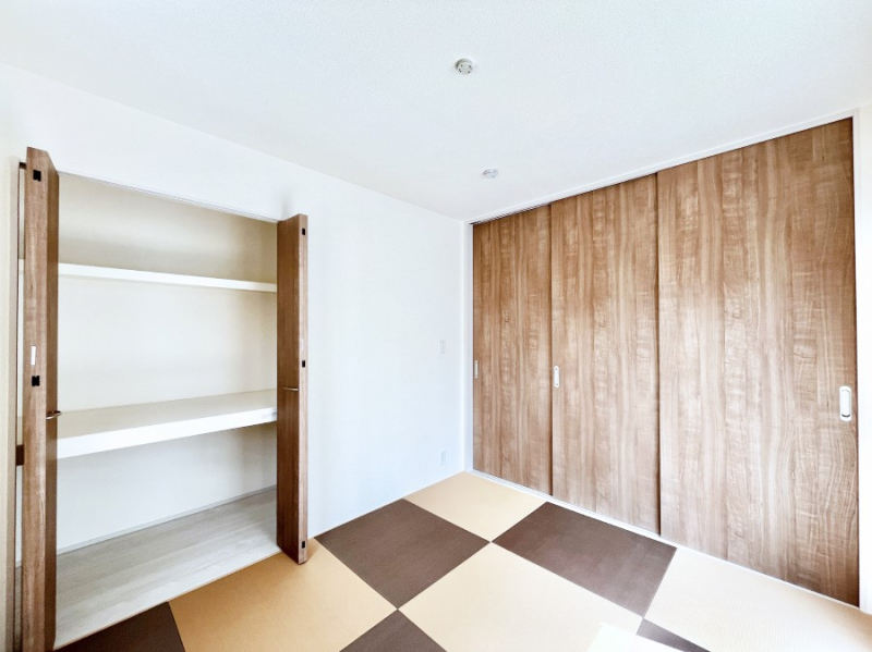 ���̑����ρ@���r���O�Ɨׂ荇���Ă���a���B�ق��ƈꑧ�ł���a�̋�Ԃł��B