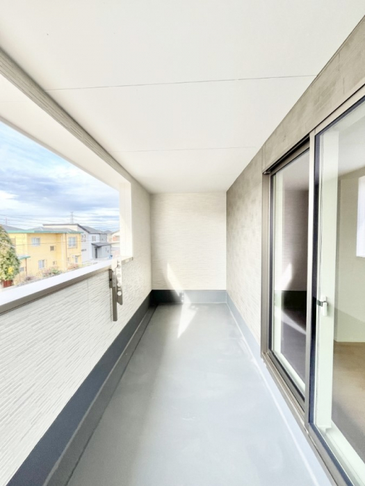 �o���R�j�[�@�C���i�[�o���R�j�[�Ȃ̂ŉJ�ł����󕨂����������o���āA���ʂ�������̂Ŋ������ǂ��A�������X�y�[�X�Ƃ��ďd�󂵂܂��B 