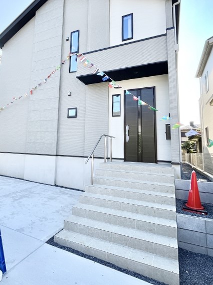 ց@փAv[`ɂ̓v^[ׂċG߂̉ԂłqlĂȂł܂B