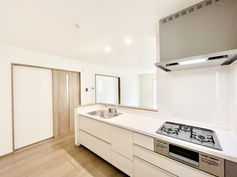 �L�b�`���@���������Ȃ���ł����Ƒ��Ƃ̉�b���y���߂�ΖʃL�b�`���@