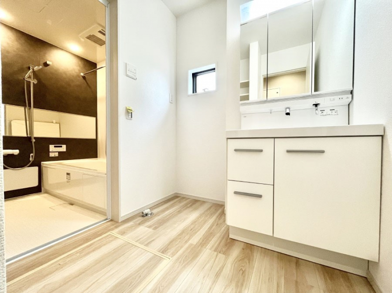 ���̑��@�������̂�����K��Ԃł��B�����̐g�x�x���C�����ǂ����g�������܂��B 