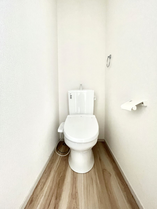 �g�C���@�g�C����1�K��2�K���ꂼ��ɔz�u����Ă��ĂƂĂ��֗��ł��B 