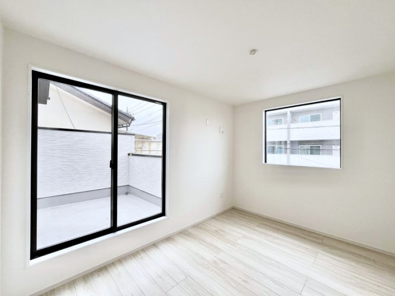 ���̑����ρ@�o���R�j�[���J�������v���X���Ă����m��