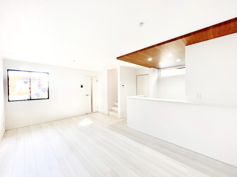 ���̑����ρ@�Ƒ��̏Ί炪���R�Ɛ��܂�Ă���A����ȕ��͋C�̃_�C�j���O�Ɏd�オ���Ă��܂��B