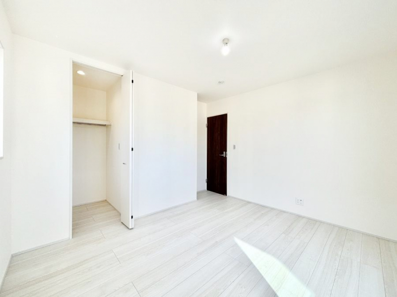 �Q���@�g���₷���`�Ńx�b�g��Ƌ�̒u�����ɂ����邱�Ƃ�����܂���B   