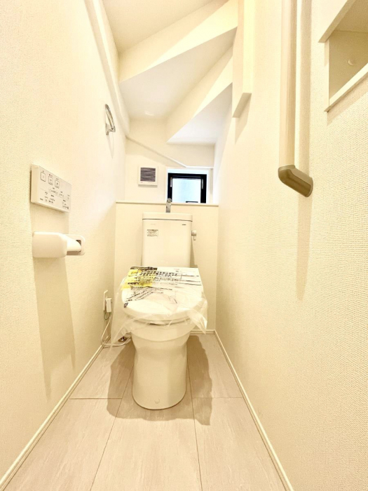 �g�C���@�g�C����1�K��2�K���ꂼ��ɔz�u����Ă��ĂƂĂ��֗��ł��B 