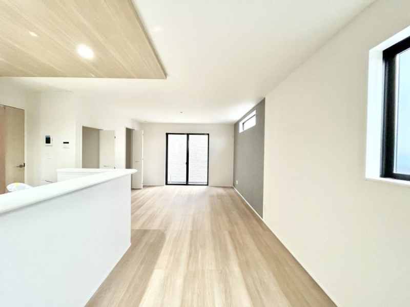 ���̑����ρ@�傫�ȑ����炽���Ղ�̗z���ƕ����������郊�r���O  