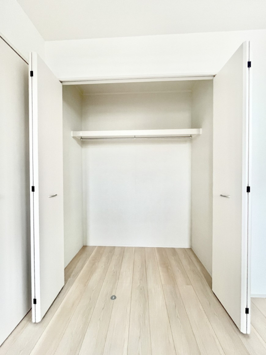 ���[�@�m���̃N���[�[�b�g�B���s��������̂Ō���̈ߗނ�����������܂�܂��B