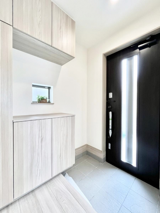 ���ց@�K���X�X���b�g�̓��������փh�A�������Ɍ���͂��Ă���܂�