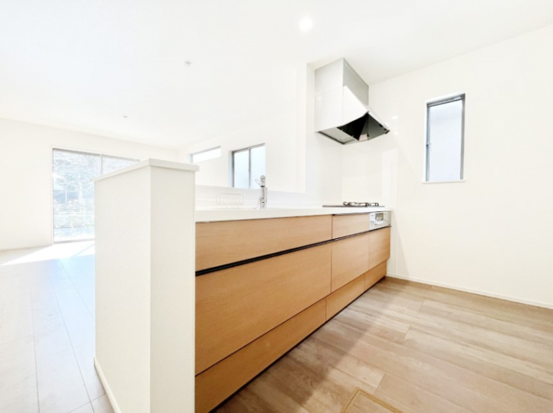 �L�b�`���@���Ƒ��̉�b�e�ޑΖʃL�b�`���B���������̃p�p�}�}�����Ƒ��Ɖ߂������Ԃ����������I