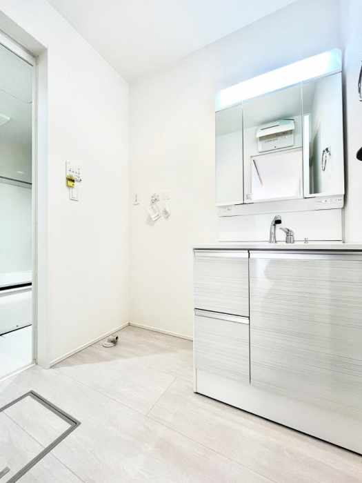 ���ʑ�E���ʏ��@�������̂�����K��Ԃł��B�����̐g�x�x���C�����ǂ����g�������܂��B 