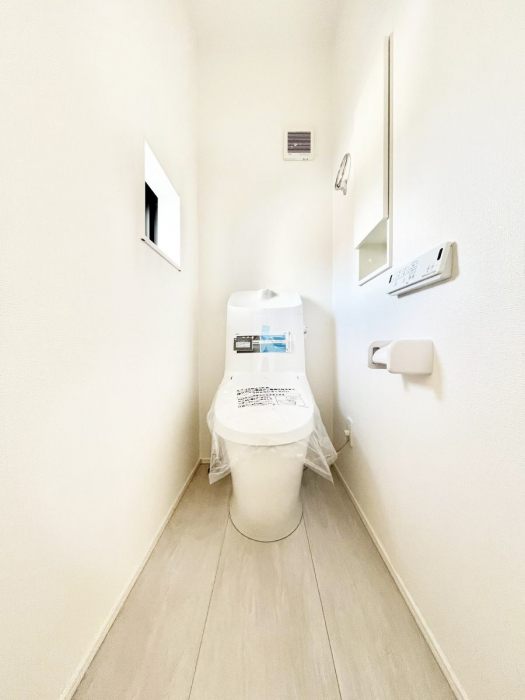 �g�C���@�g�C����1�K��2�K���ꂼ��ɔz�u����Ă��ĂƂĂ��֗��ł��B 