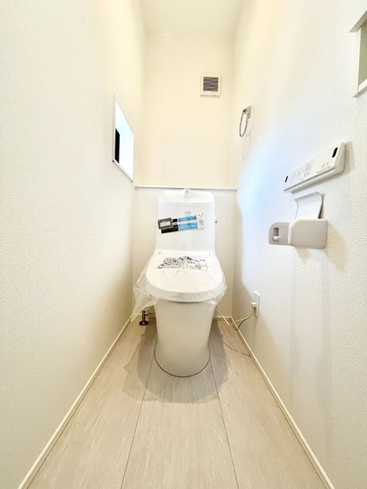 �g�C���@�g�C����1�K��2�K���ꂼ��ɔz�u����Ă��ĂƂĂ��֗��ł��B 