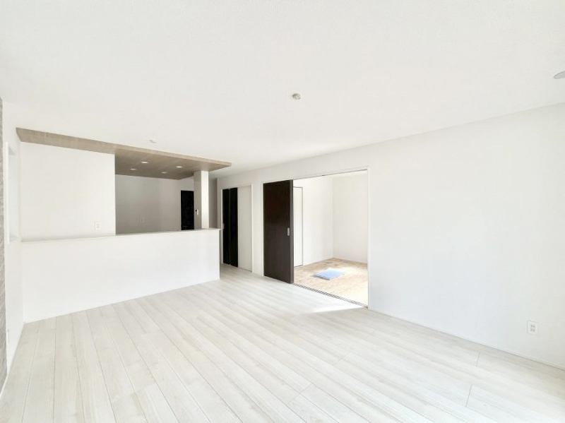 ���̑����ρ@�Ƒ��̏Ί炪���R�Ɛ��܂�Ă���A����ȕ��͋C�̃_�C�j���O�Ɏd�オ���Ă��܂��B